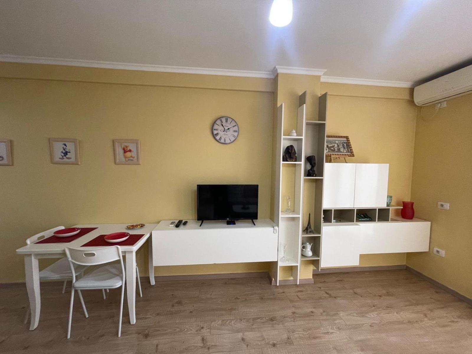 Ergi'S Host Apartment تيرانا المظهر الخارجي الصورة
